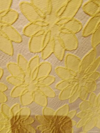 Vestido amarillo rodilla flores