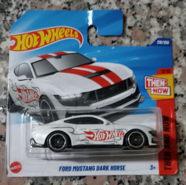 Hot Wheels Ford Mustang Dark Horse White