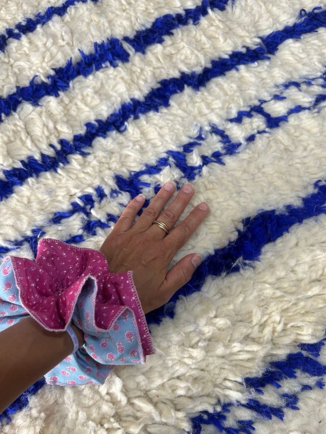 Alfombra Bereber Azilal azul y blanca