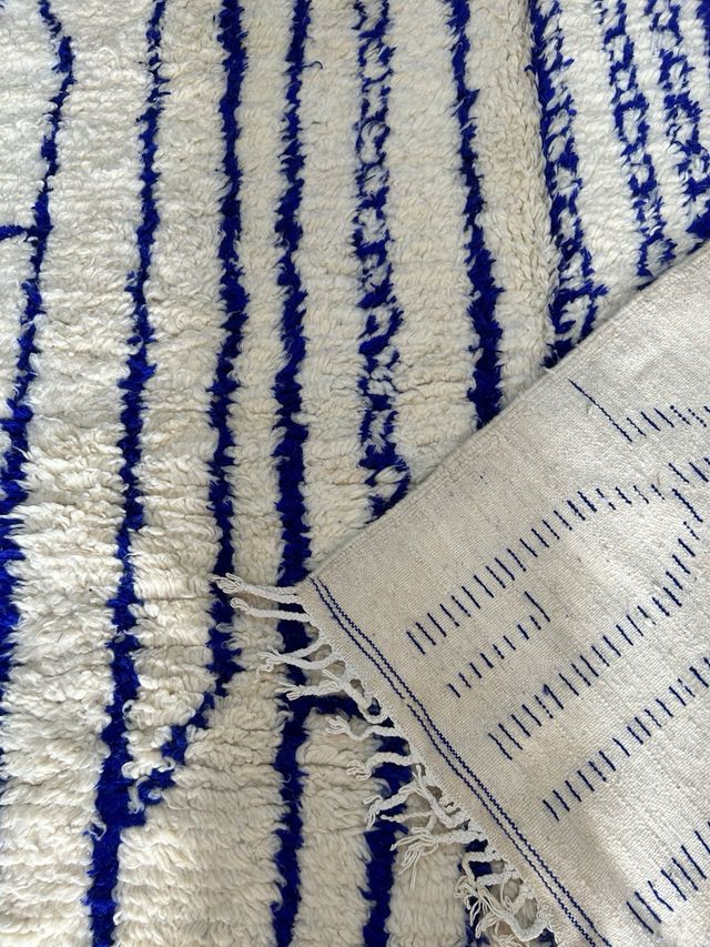 Alfombra Bereber Azilal azul y blanca
