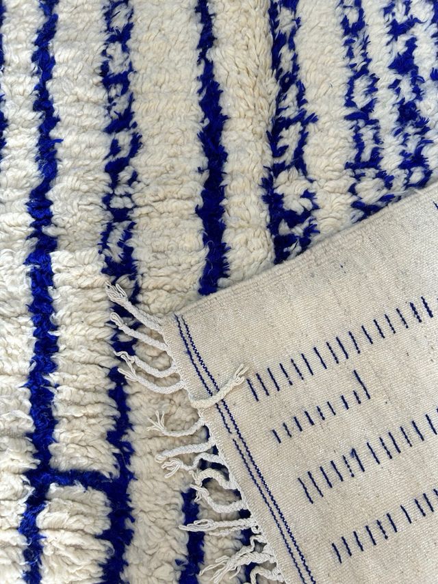 Alfombra Bereber Azilal azul y blanca