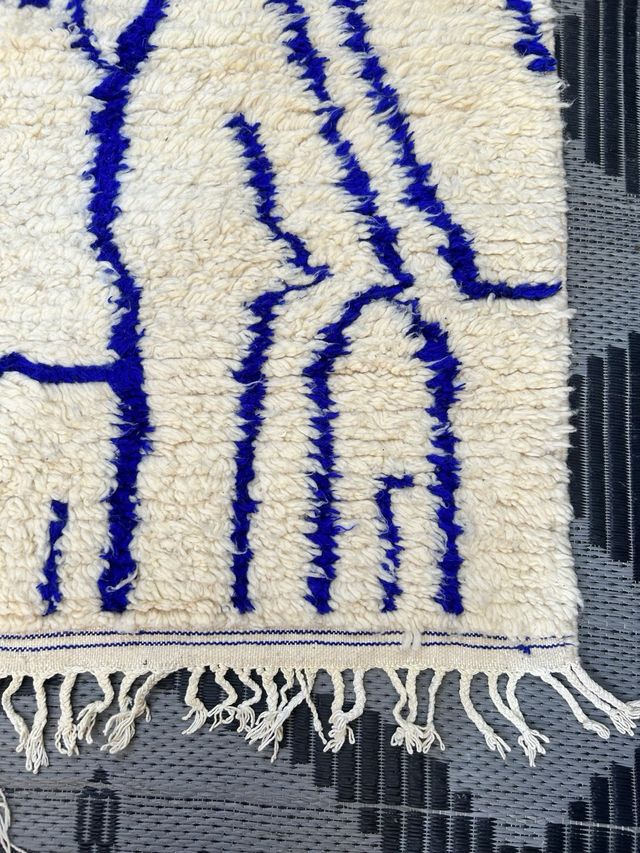 Alfombra Bereber Azilal azul y blanca