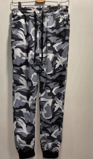 Pantalones chándal camuflaje gris