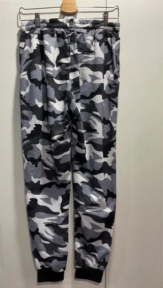 Pantalones chándal camuflaje gris