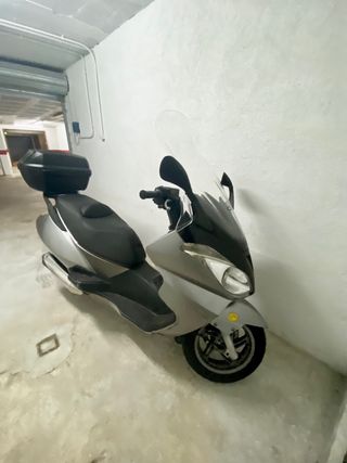 Aprilia Atlantic 200 - Scooter