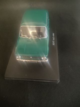 Seat 124 1/24 - Coche escala