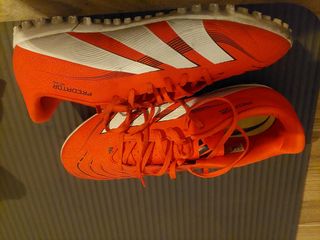 Adidas Predator Turf - rojas y blancas, talla 48