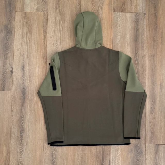 Nike Tech Fleece Alligator