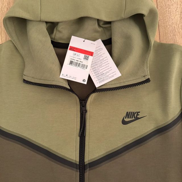 Nike Tech Fleece Alligator