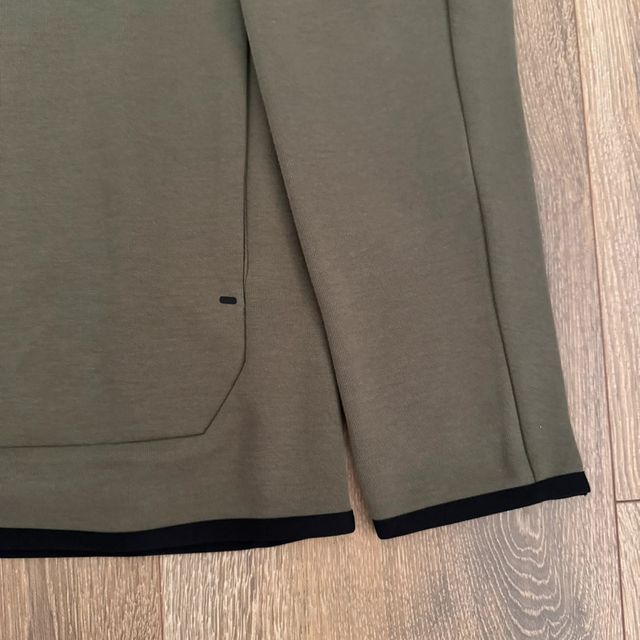Nike Tech Fleece Alligator