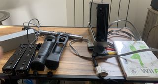 Wii Nera + 2 Telecomandi + Wii Fit