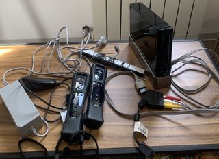 Wii Nera + 2 Telecomandi + Wii Fit