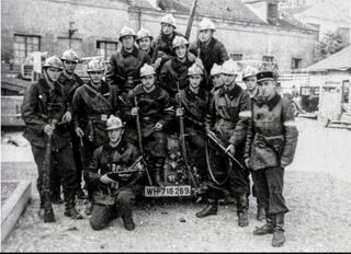 Casco Adrian bomberos, Francia 1933.