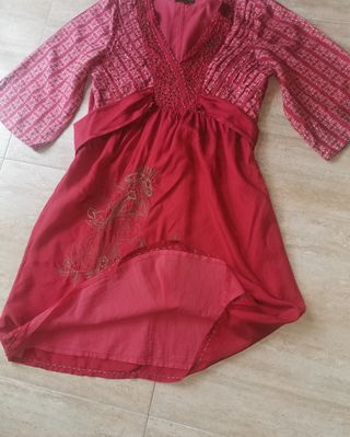 T 38, Surkana, vestido de seda