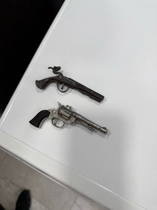 Mini Pistola Coleccionable Metálica