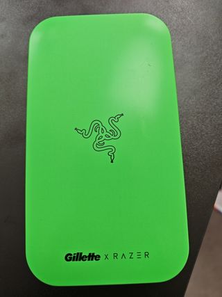 Custodia Gillette x Razer