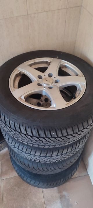 Llantas y cubiertas usadas