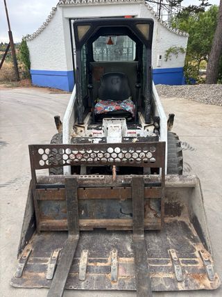 Minicargadora Bobcat 753 