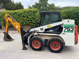 Minicargadora Bobcat 753 
