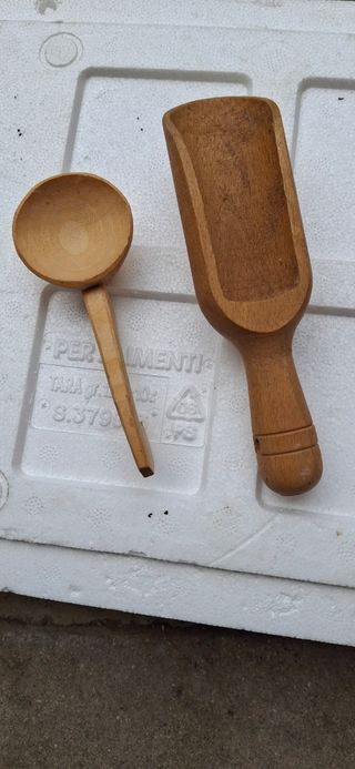 2 cucchiai legno vintage tutti e due 4 euro