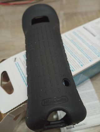 Caja vacía Wii Remote Plus (Wii U) + funda