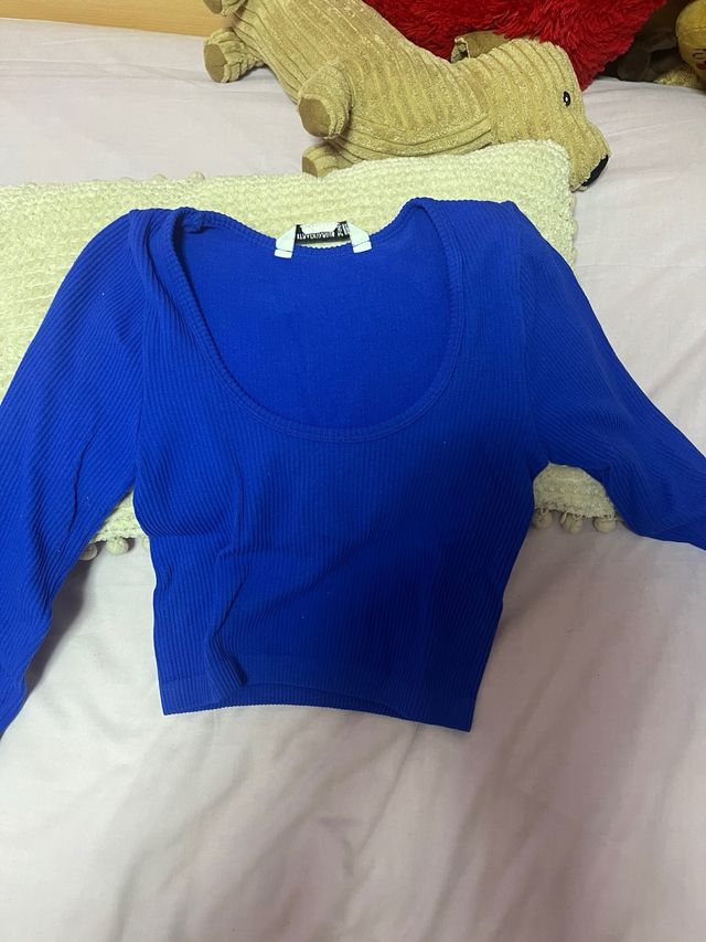 Top Stradivarius azul talla XS