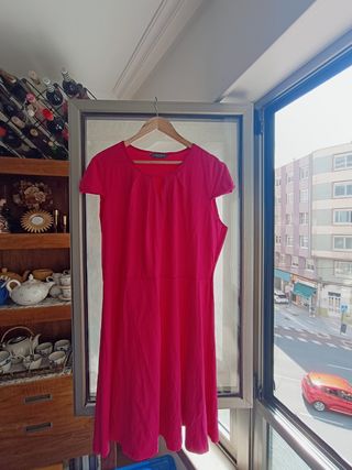 Vestido midi fucsia talla grande