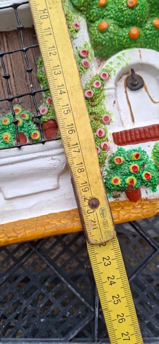 Casetta in coccio decorata