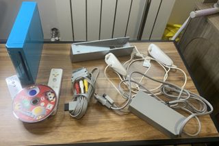 Wii Blu Console + 2 telecomandi 2 Nunchuk cavi
