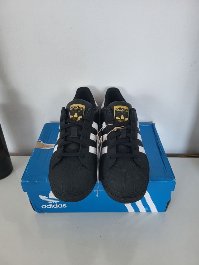 Adidas Superstar