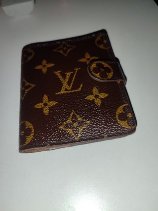 Cartera Louis Vuitton marrón