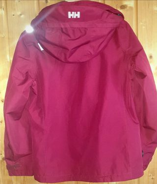 Chaqueta Helly Hansen roja