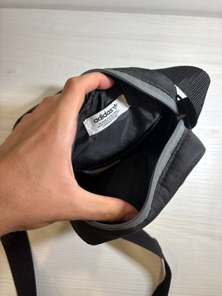 Riñonera Adidas negra c/gris