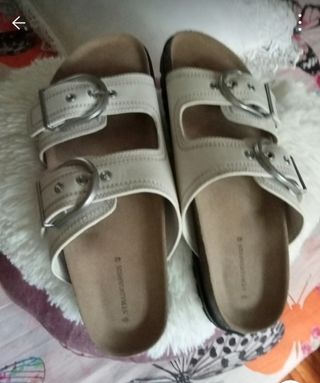 Sandalias Stradivarius beige nuevas
