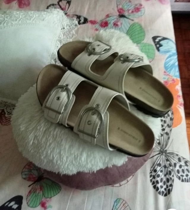 Sandalias Stradivarius beige nuevas