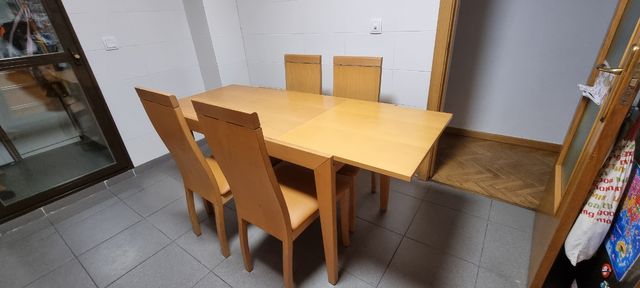 Mesa cocina extensible y 4 sillas