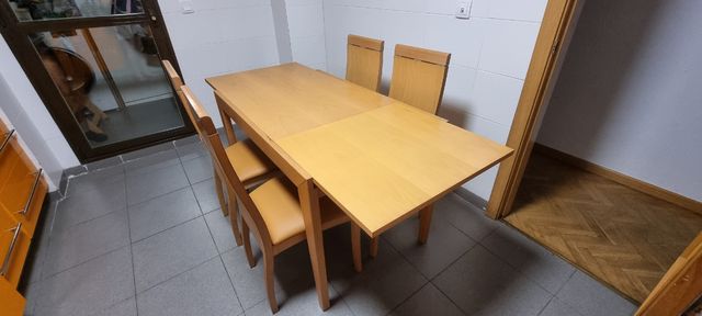 Mesa cocina extensible y 4 sillas