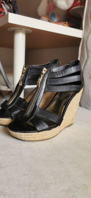 Cuñas Guess negras - Talla 35