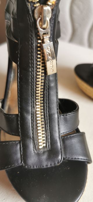 Cuñas Guess negras - Talla 35