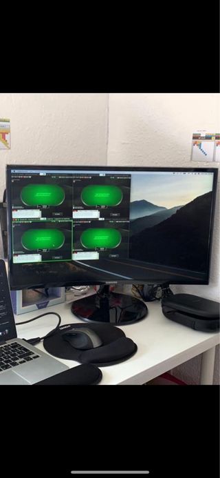 Monitor curvo Samsung 27" 
- Con caja original