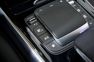 Mercedes EQB MERCEDES-BENZ   300 4MATIC