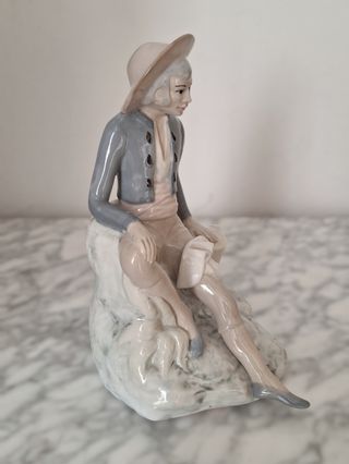 FIGURA PORCELANA TITO- Pastor