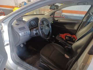 Opel Astra H Sedan 