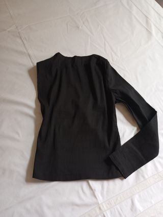 Top asim. Zara negro