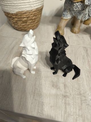 2 figuras lobo geométrico resina