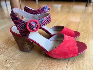Sandalias Geox rojas serpiente