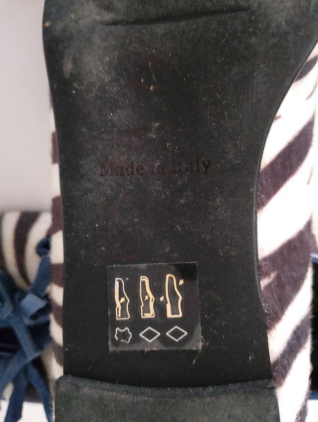 Giulia Neri - Scarpe zebrate