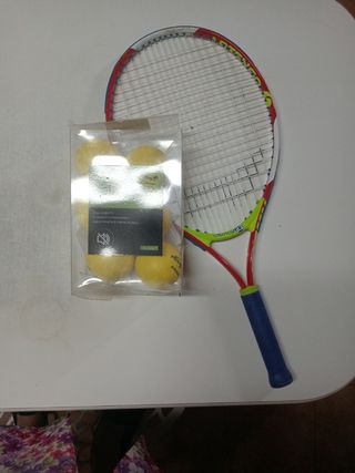 Raqueta tenis + 6 pelotas pickleball