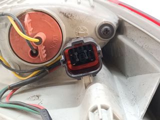PILOTO TRASERO DERECHO HYUNDAI IX35 (2)