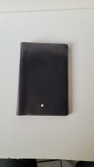 Funda Montblanc negra para pasaporte